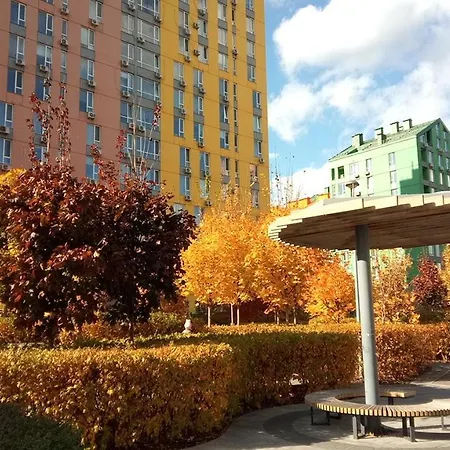 Georgeous Bright In A Bright Residential Complex Comfort Town кт-08