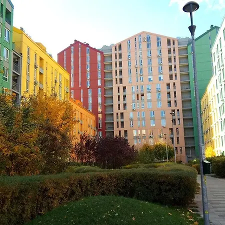 Georgeous Bright In A Bright Residential Complex Comfort Town кт-08